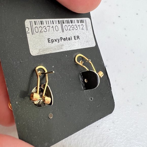 Accessories 2 Die 4 Earrings Flower Enamel Yellow Pearl White Vintage Gold Tone - Picture 4 of 6